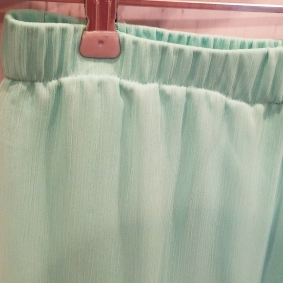 EXPRESS Brand XSTP Mint Green Chiffon Slittd Skirt - Picture 3 of 8